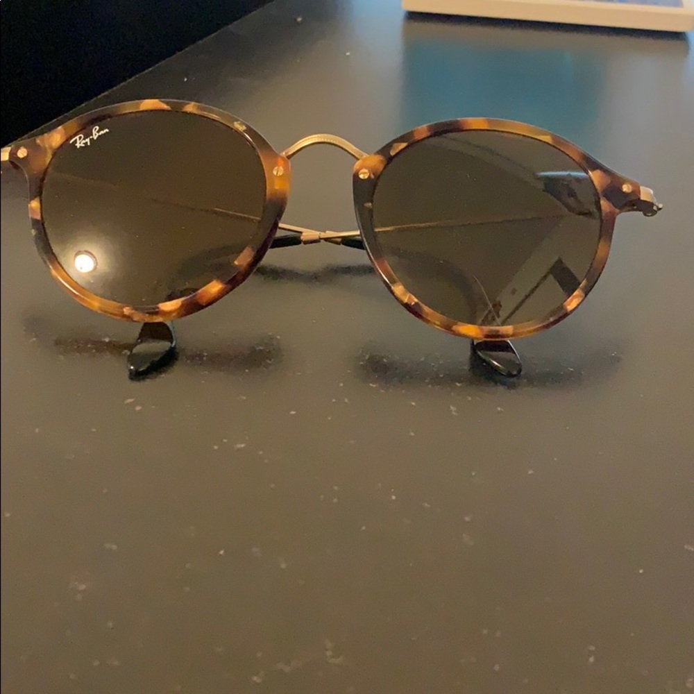 Ray-Ban Round Fleck Tortoise